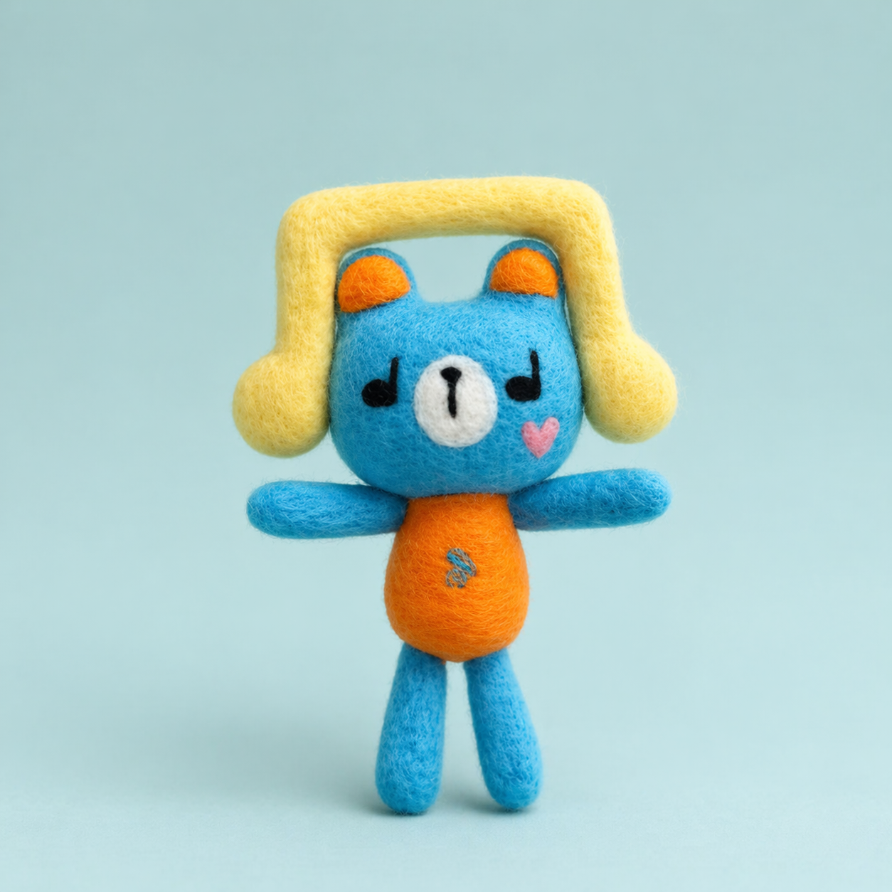 Handmade Wool Felt Perpmoon Duo Duo Figurine – Cute Blue Bear with Headphones Decor