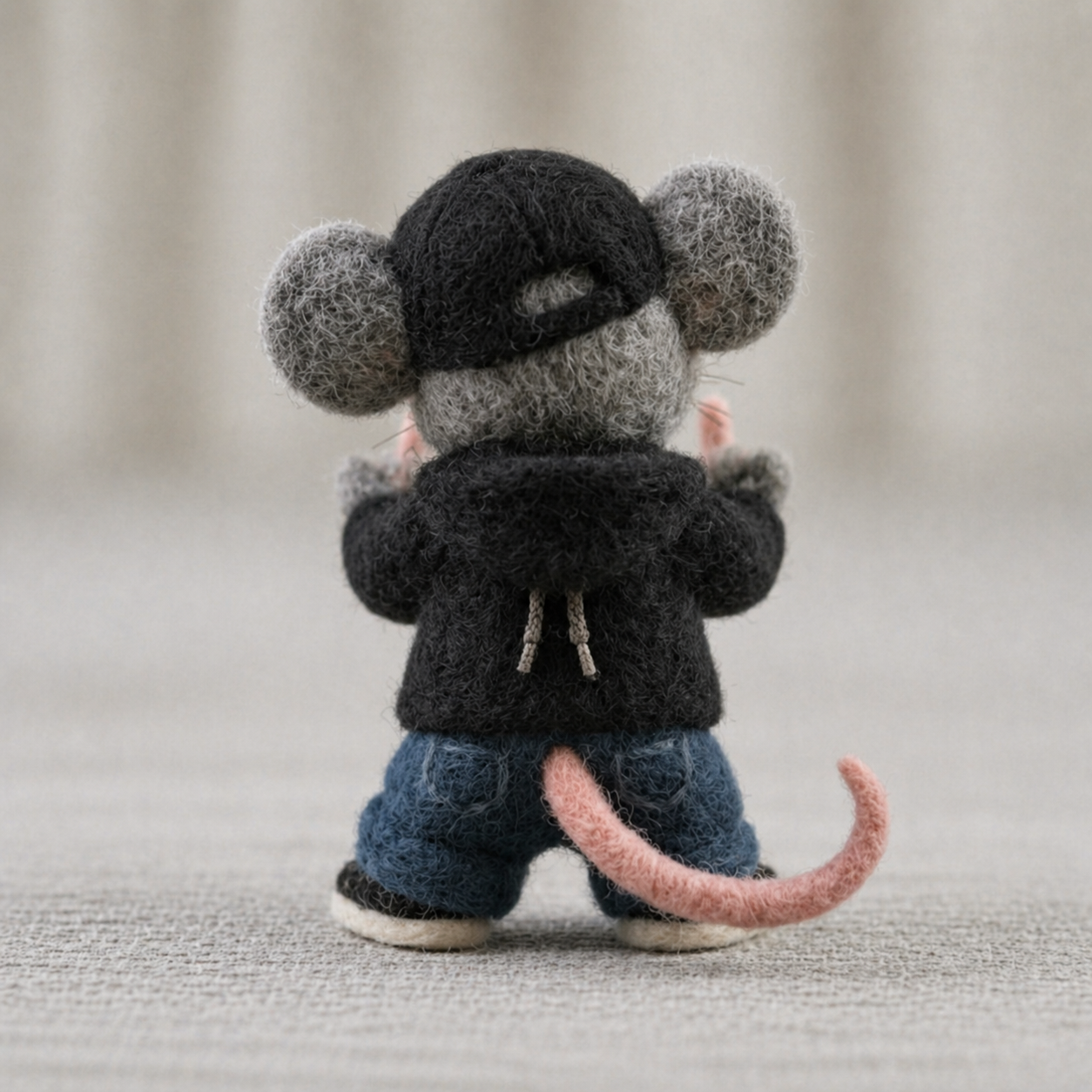 Handmade Wool Felt Streetwear Hip-Hop Mouse Figurine – Cool Urban Decor