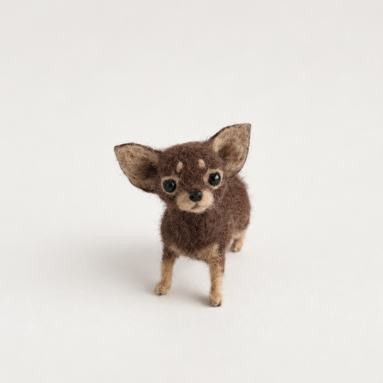 Handmade Wool Felt Chihuahua Figurine – Realistic Miniature Pet Decor