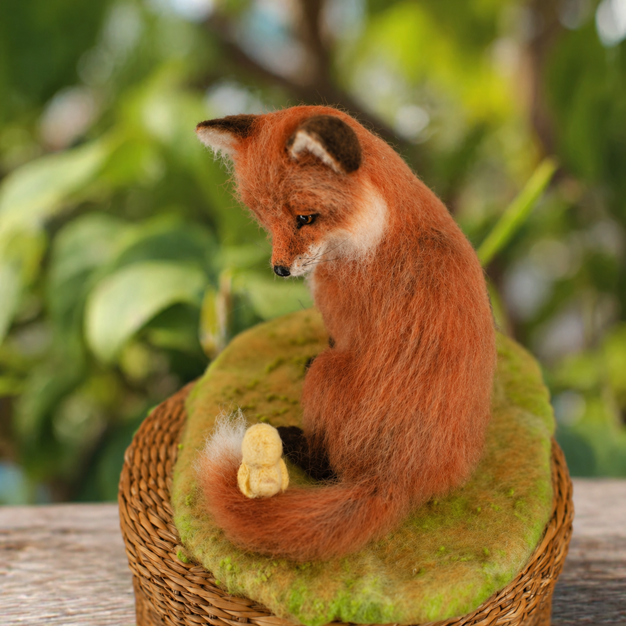 Handmade Wool Felt Fox with Little Duckling Figurine – Cute Wildlife Decor