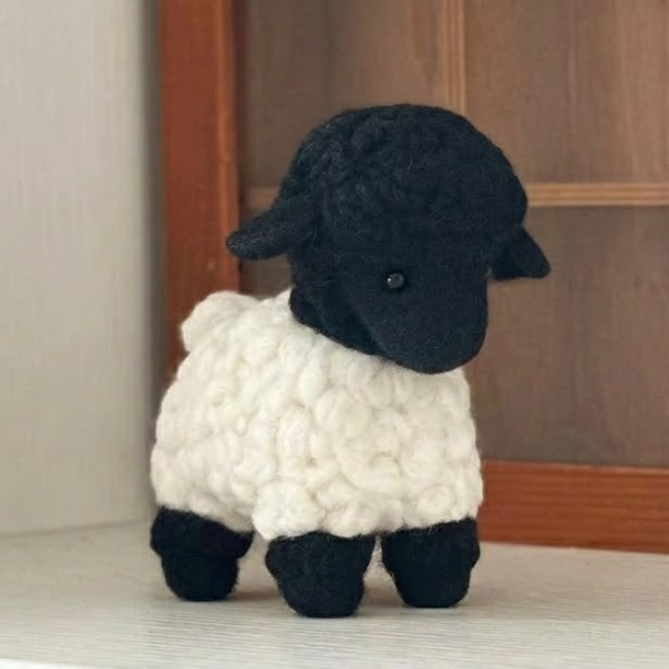 Handmade Wool Felt Black-Faced Sheep Figurine – Cute Whimsical Farm Decor