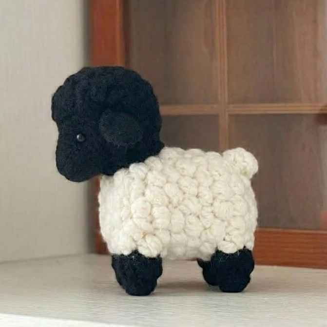 Handmade Wool Felt Black-Faced Sheep Figurine – Cute Whimsical Farm Decor